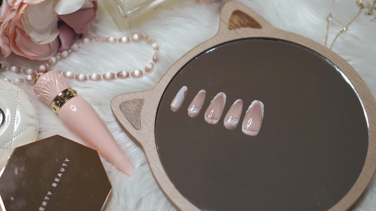 Nails by Shimmyhands press-on nails